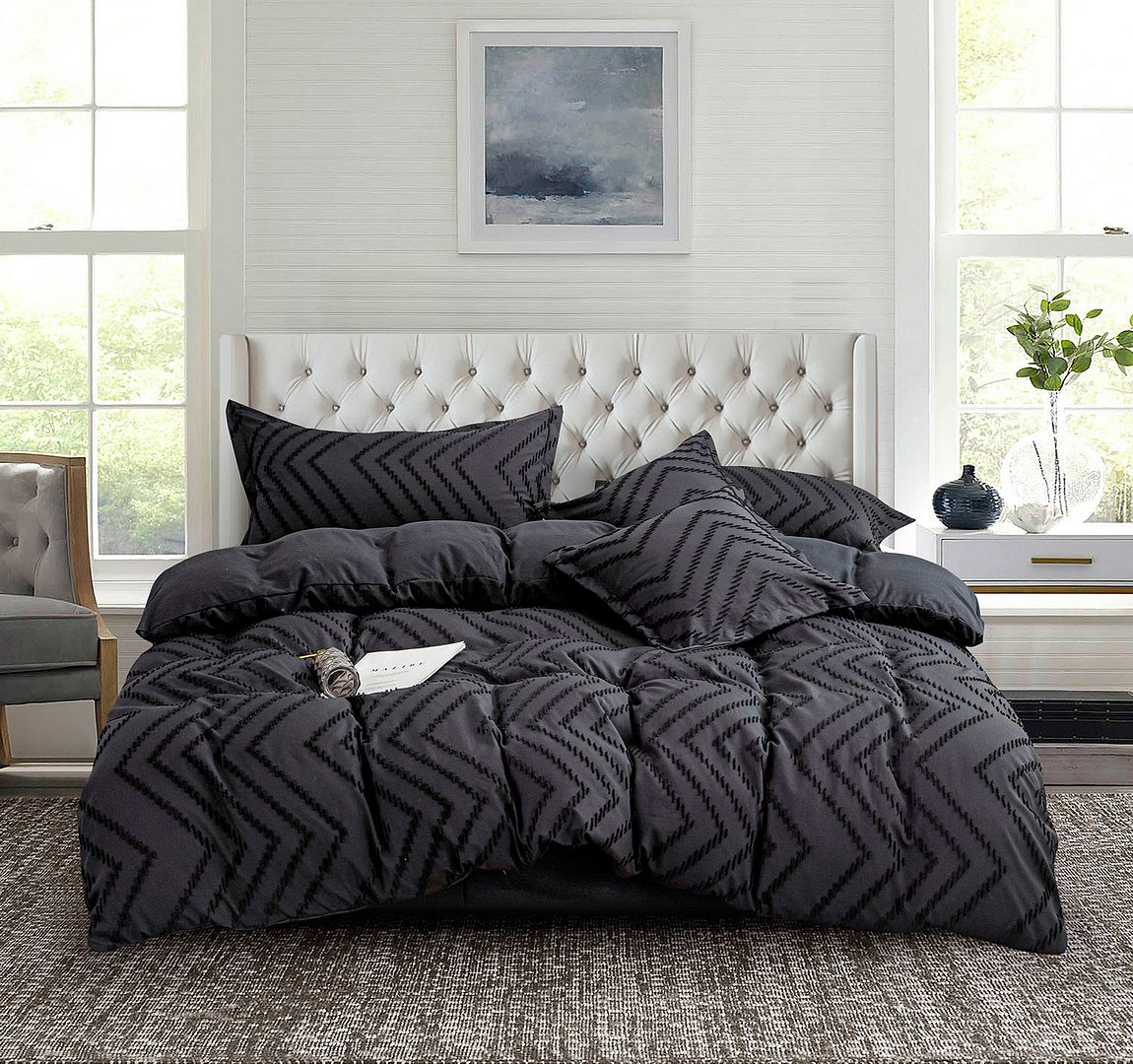 Tufted Boho Wave Jacquard Black Duvet Quilt Cover Set – King