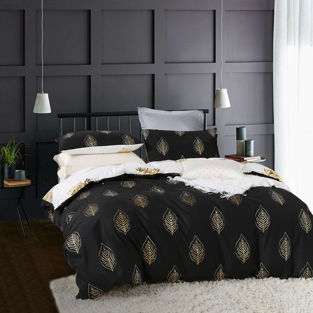 Reversio Reversible Quilt Cover Set – Black & Gold – Super King